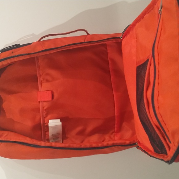 PATAGONIA Tres 25L Travel Backpack Red and Orange - Picture 5 of 5
